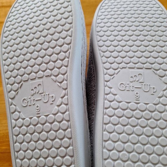 NWOT Git-up closed toe house slippers - Picture 5 of 5